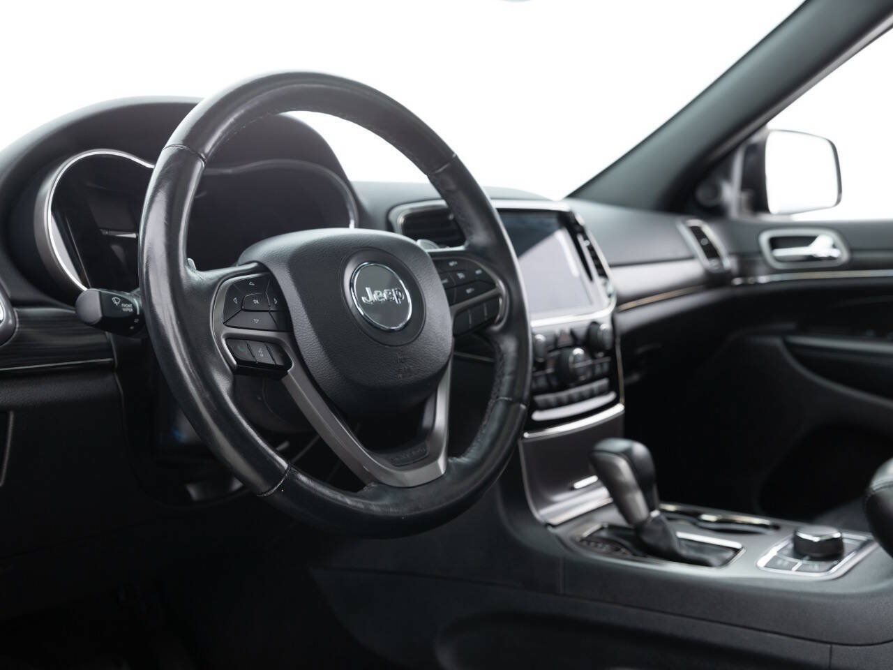 Used 2019 Jeep Grand Cherokee Limited AWD/4WD image 23