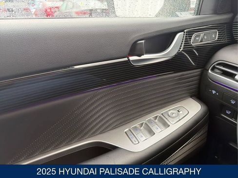 Certified 2025 Hyundai Palisade Calligraphy AWD/4WD image 23