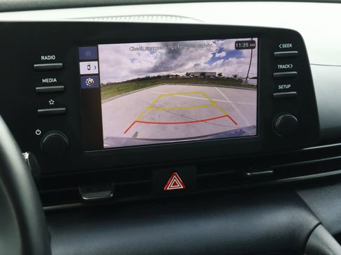 Used 2025 Hyundai Elantra Sport image 28