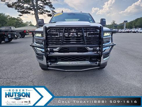 Used 2026 RAM 2500 Big Horn AWD/4WD image 3