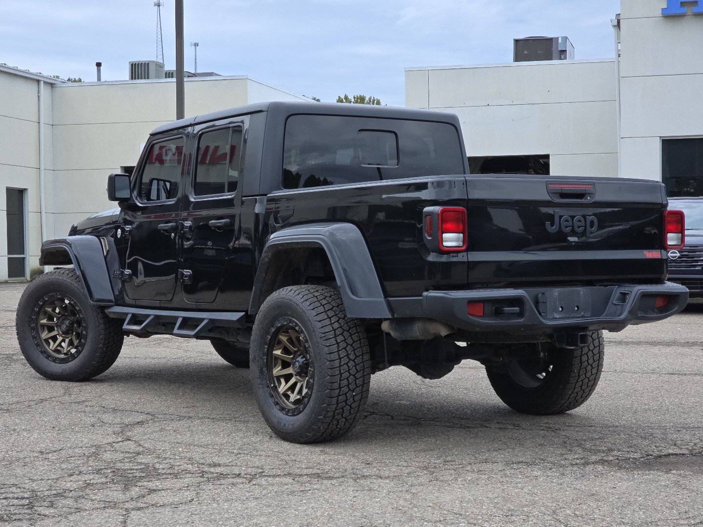 Used 2021 Jeep Gladiator Sport AWD/4WD image 17