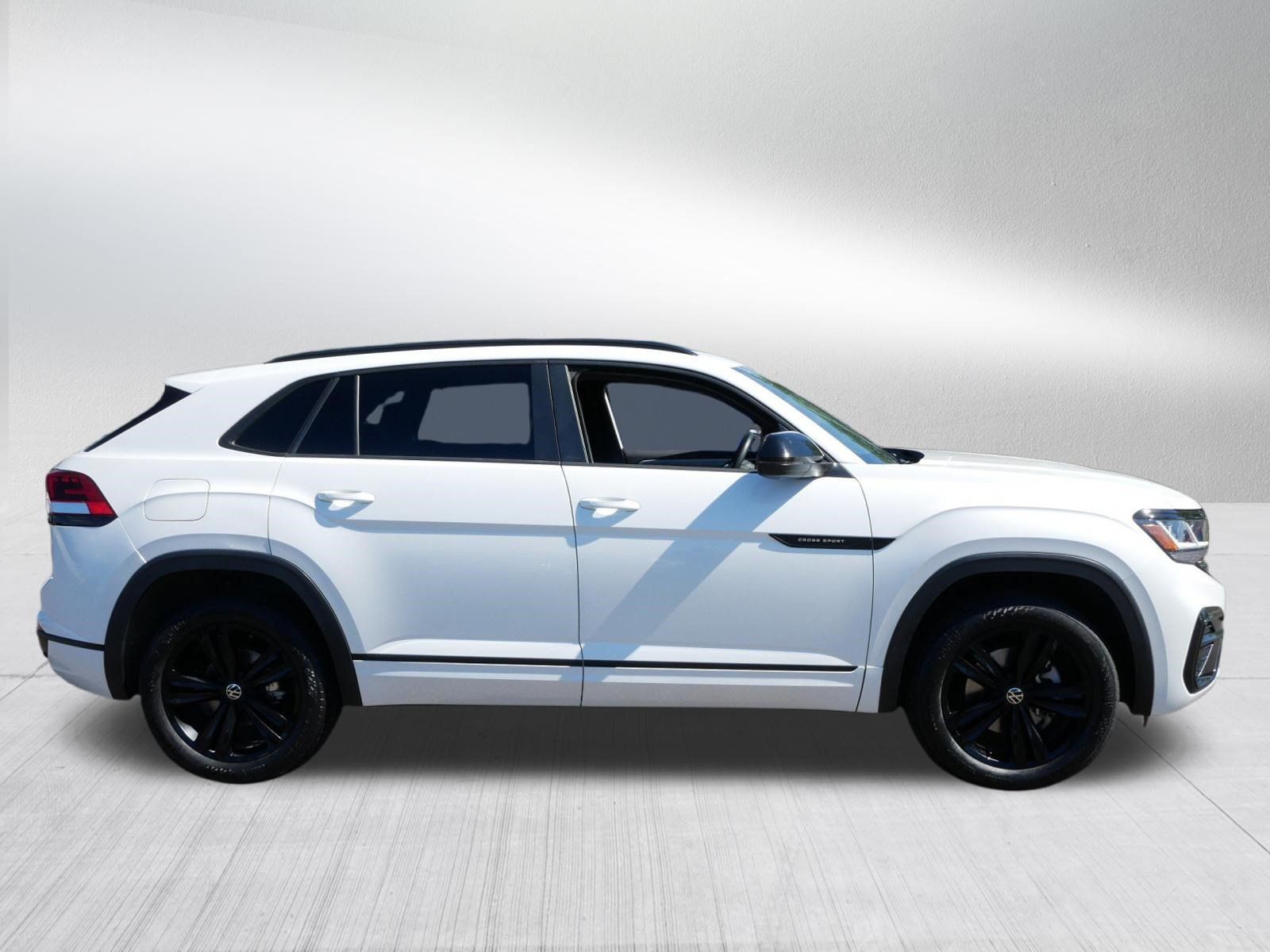 Certified 2023 Volkswagen Atlas Cross Sport SEL R-Line AWD/4WD image 8