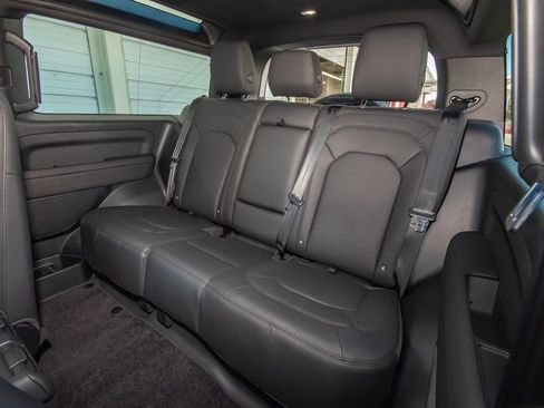 Used 2025 Land Rover Defender 90 S image 45