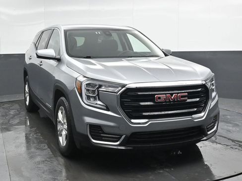 Used 2024 GMC Terrain SLE image 5