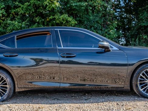 Used 2024 Lexus ES 300h w/ Premium Package FWD image 6