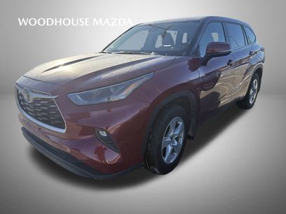 Used 2024 Toyota Highlander LE