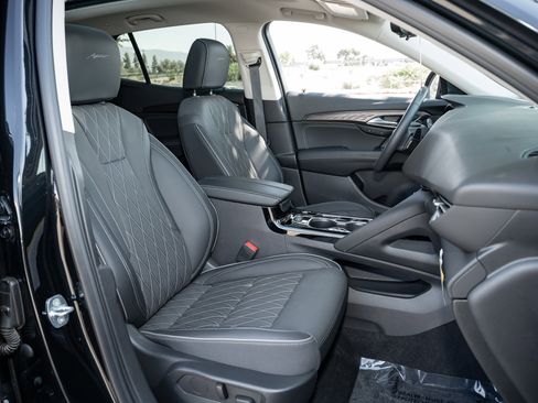 Used 2023 Buick Envision Avenir image 46