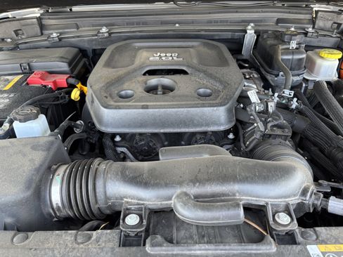 Used 2022 Jeep Wrangler Unlimited Sahara w/ Cold Weather Group image 36