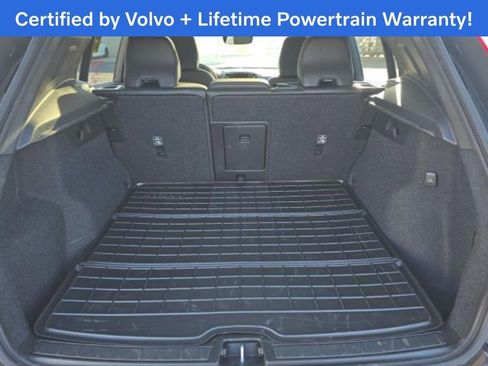 Used 2026 Volvo XC40 B5 Plus image 8