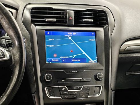 Used 2019 Ford Fusion SE w/ Equipment Group 151A FWD image 6