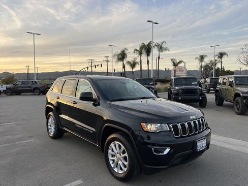 Used 2022 Jeep Grand Cherokee Laredo E image 2