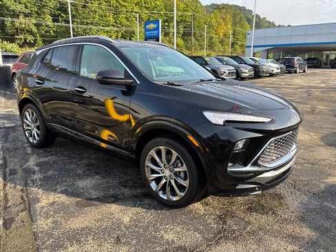 Certified 2026 Buick Encore GX Avenir w/ Avenir Technology Package AWD/4WD image 7