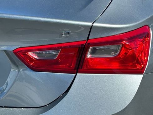 Used 2025 Chevrolet Malibu LT image 4