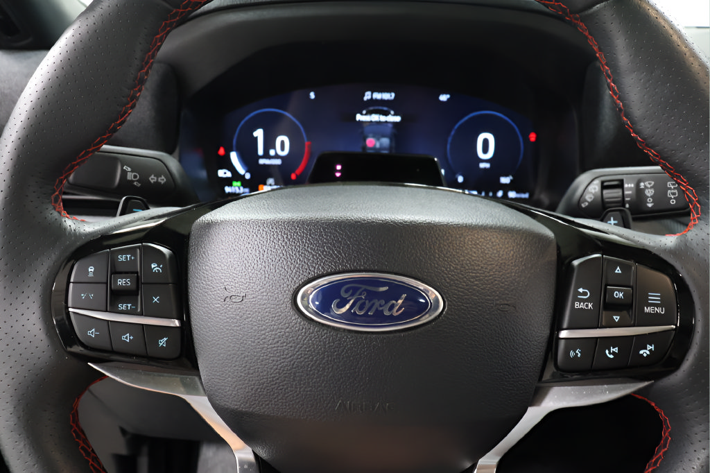 Used 2025 Ford Explorer ST AWD/4WD image 13