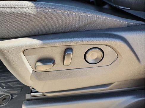 New 2026 GMC Sierra 1500 SLE w/ Preferred Package RWD image 16