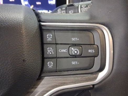 Used 2024 Jeep Wagoneer L Series II w/ Flexible Seating Group image 33