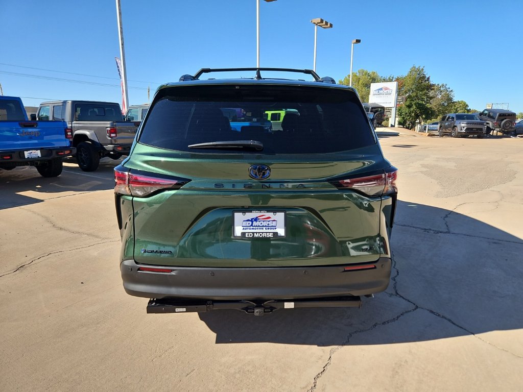 Used 2025 Toyota Sienna XLE Woodland Edition AWD/4WD image 3