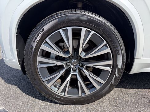 Used 2022 Volvo XC90 T6 Momentum w/ Advanced Package AWD/4WD image 10