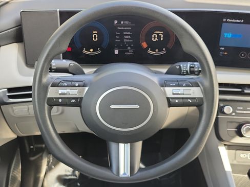 Used 2025 Hyundai Tucson SE FWD image 18