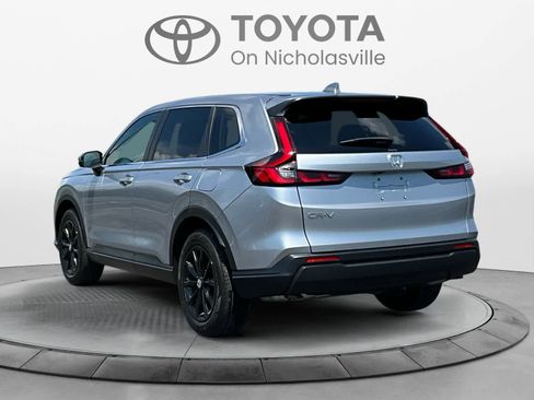 Used 2025 Honda CR-V EX image 4