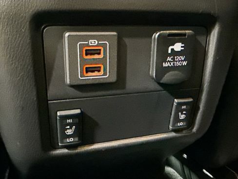 Used 2018 Nissan Pathfinder SL image 27