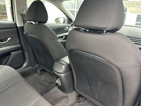 Used 2024 Hyundai Elantra SEL image 25