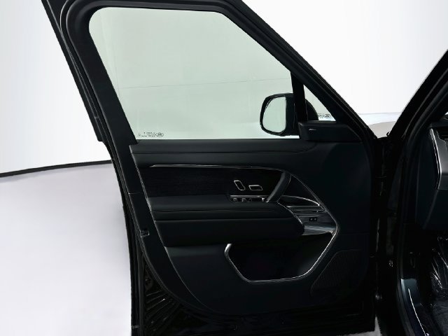 New 2027 Land Rover Range Rover Long Wheelbase SE AWD/4WD image 10