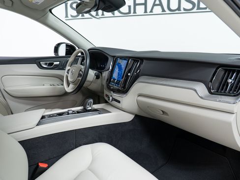 Certified 2024 Volvo XC60 T8 Plus w/ Climate Package AWD/4WD image 21