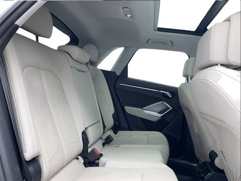 Used 2025 Audi Q3 2.0T Premium image 34