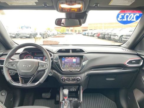 Used 2023 Chevrolet TrailBlazer RS w/ Sun and Liftgate Package AWD/4WD image 20