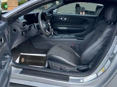Used 2024 Ford Mustang Coupe RWD image 10