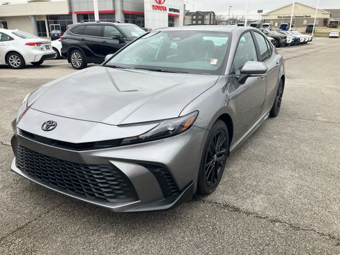 Certified 2026 Toyota Camry SE image 3