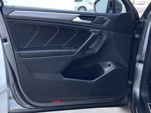 Used 2022 Volkswagen Tiguan SEL R-Line image 5