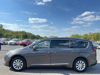 Used 2019 Chrysler Pacifica Touring-L