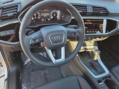 New 2025 Audi Q3 2.0T Premium image 3