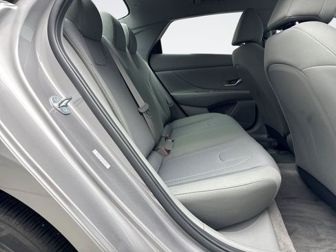 Used 2023 Hyundai Elantra SE w/ Cargo Package FWD image 17