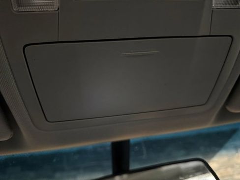 Used 2017 Toyota Camry XLE image 23