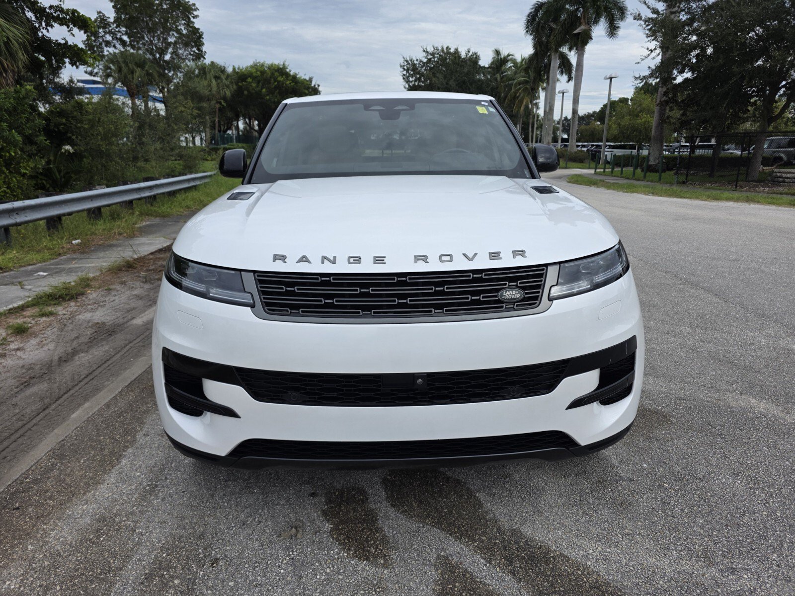 Certified 2024 Land Rover Range Rover Sport SE AWD/4WD image 8