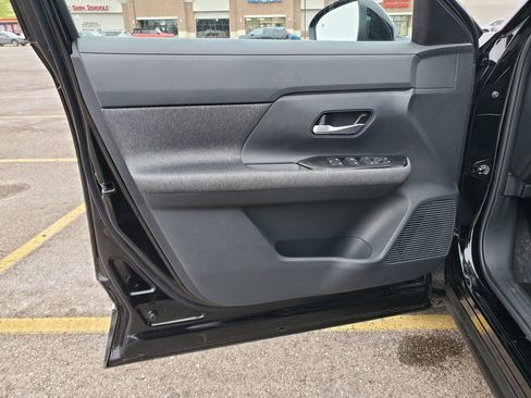 New 2026 Nissan Kicks SV image 14