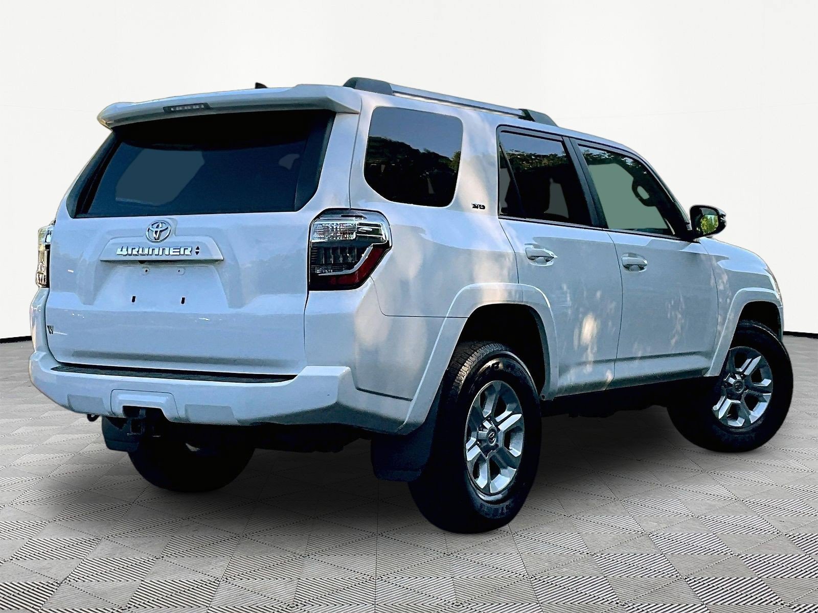 Used 2023 Toyota 4Runner SR5 Premium w/ Moonroof Package RWD image 6