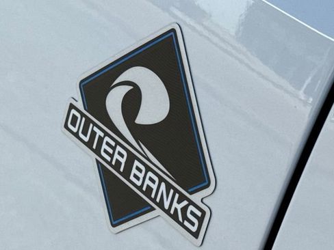 New 2025 Ford Bronco Outer Banks image 6