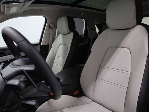 New 2025 Porsche Cayenne GTS image 5