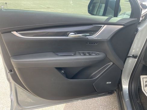 Used 2024 Cadillac XT6 Sport image 25