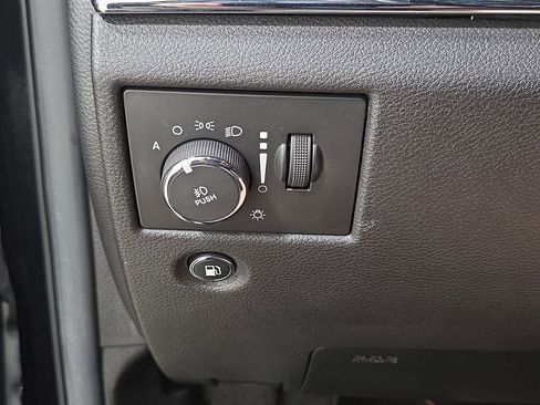 Used 2014 Jeep Grand Cherokee Overland AWD/4WD image 26