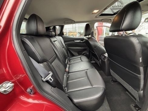 Used 2022 Nissan Rogue Sport SL w/ Premium Package image 17