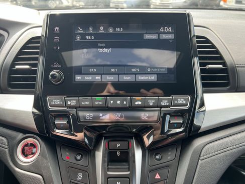 Used 2024 Honda Odyssey Sport image 18