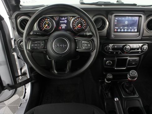 Used 2023 Jeep Gladiator Sport image 10