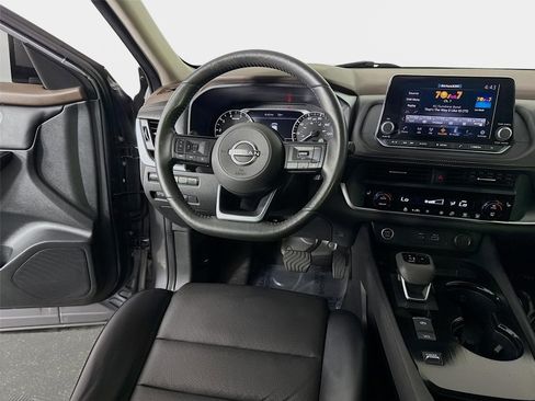 Certified 2023 Nissan Rogue SV w/ SV Premium B Package FWD image 23