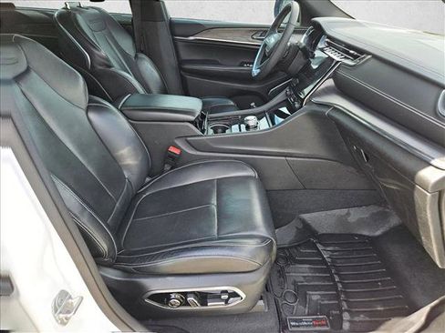 Used 2023 Jeep Grand Cherokee L Overland w/ Luxury Tech Group IV image 17