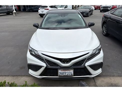 Used 2021 Toyota Camry XSE FWD image 3